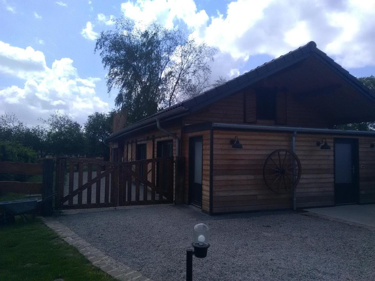 Апарт отель Le Carport Hasnon Экстерьер фото